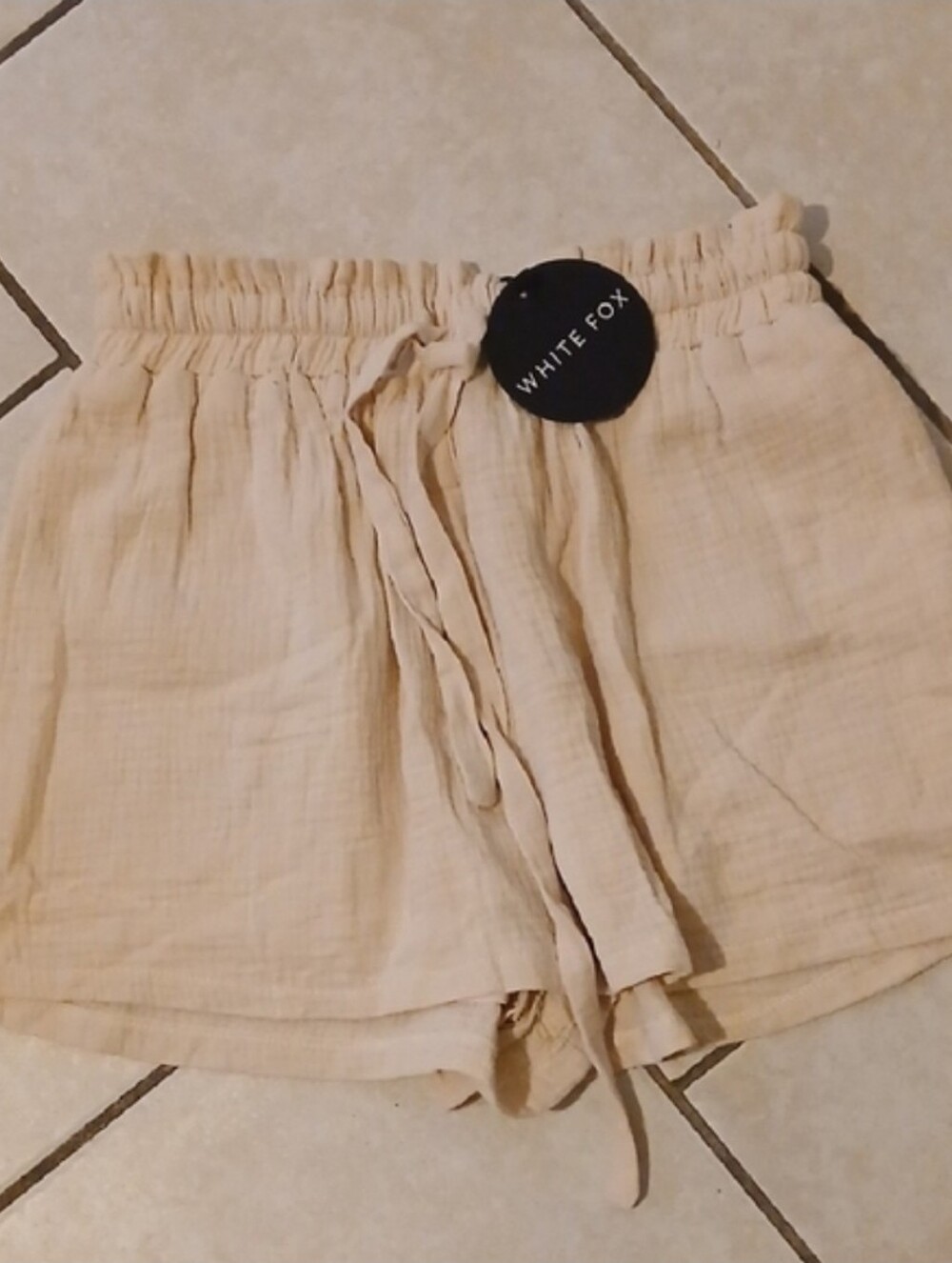 White Fox Boutique Women's Sz L Cream Drawstring Linen-Blend Shorts NWT